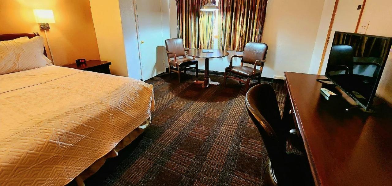 מניטו ספרינגס Silver Saddle Motel מראה חיצוני תמונה