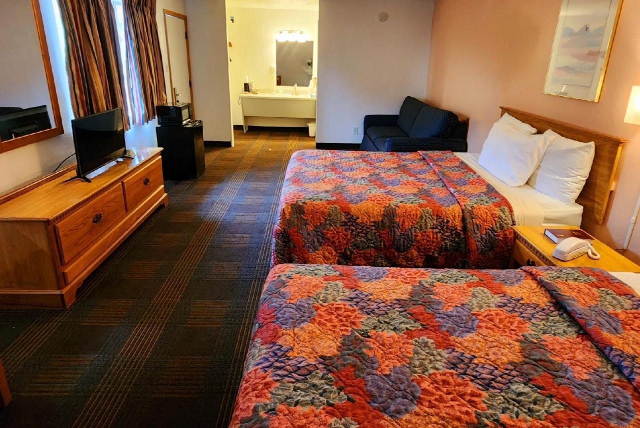 מניטו ספרינגס Silver Saddle Motel מראה חיצוני תמונה