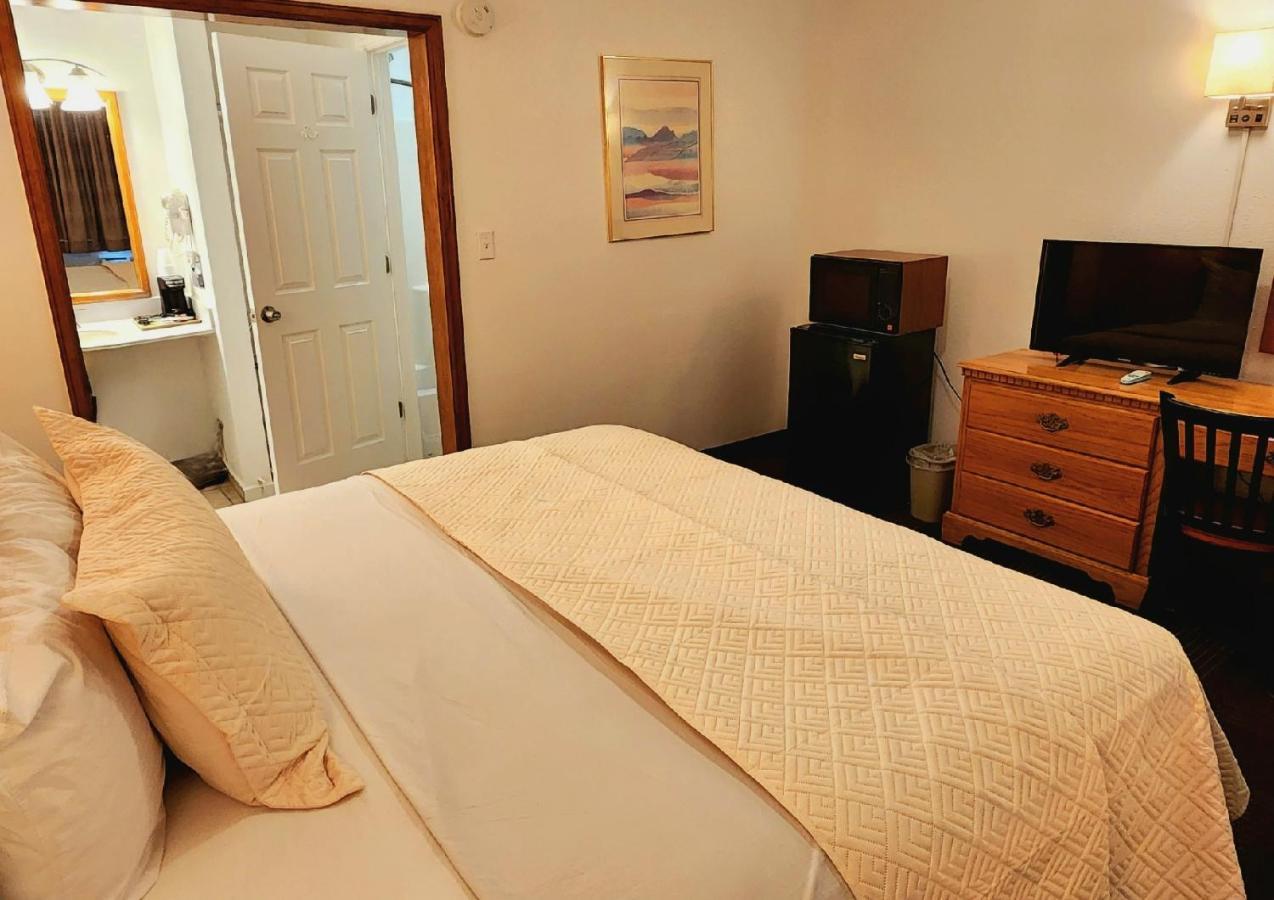 מניטו ספרינגס Silver Saddle Motel מראה חיצוני תמונה