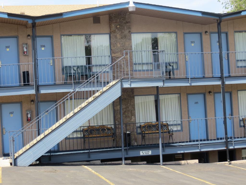 מניטו ספרינגס Silver Saddle Motel מראה חיצוני תמונה