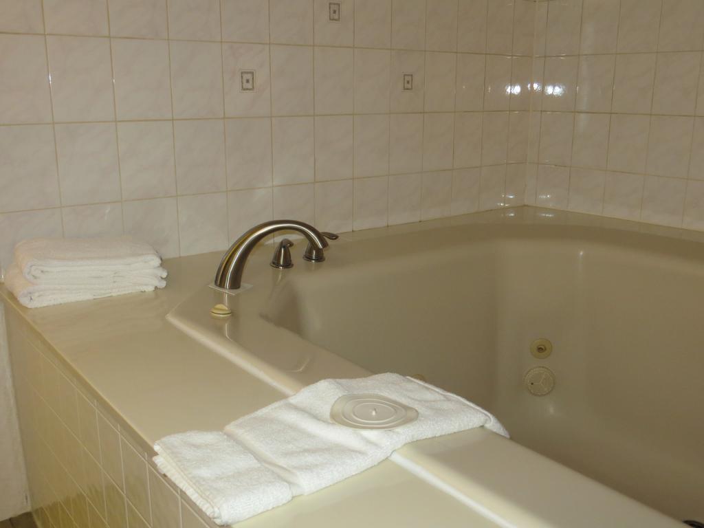 מניטו ספרינגס Silver Saddle Motel מראה חיצוני תמונה