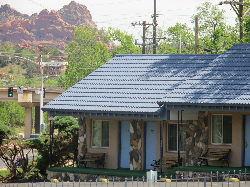 מניטו ספרינגס Silver Saddle Motel מראה חיצוני תמונה