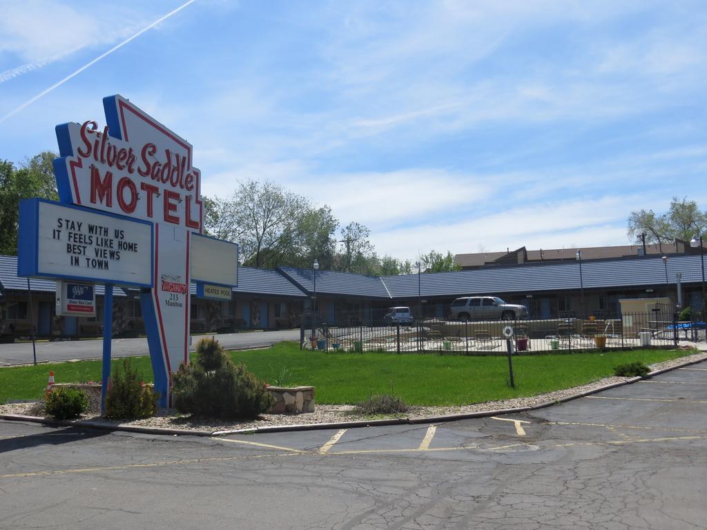 מניטו ספרינגס Silver Saddle Motel מראה חיצוני תמונה