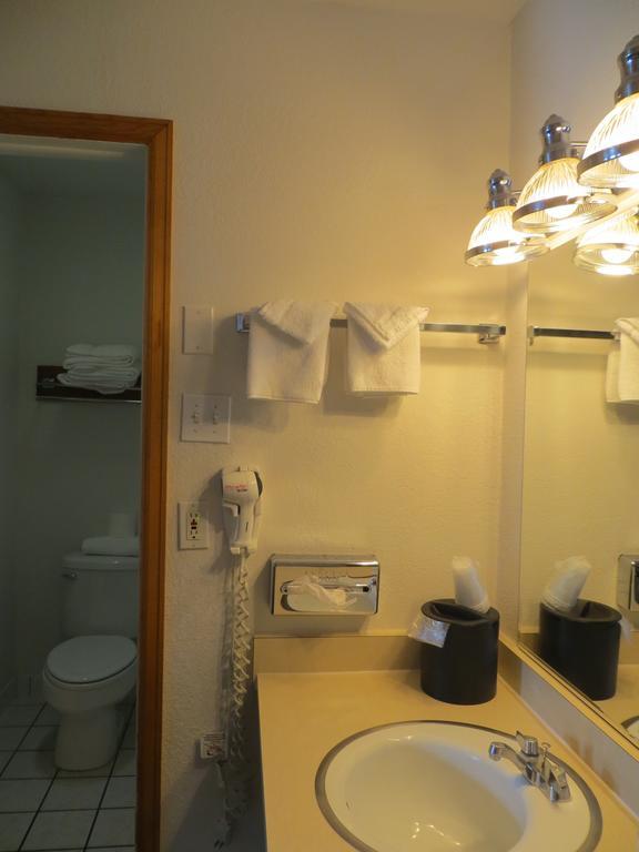 מניטו ספרינגס Silver Saddle Motel חדר תמונה